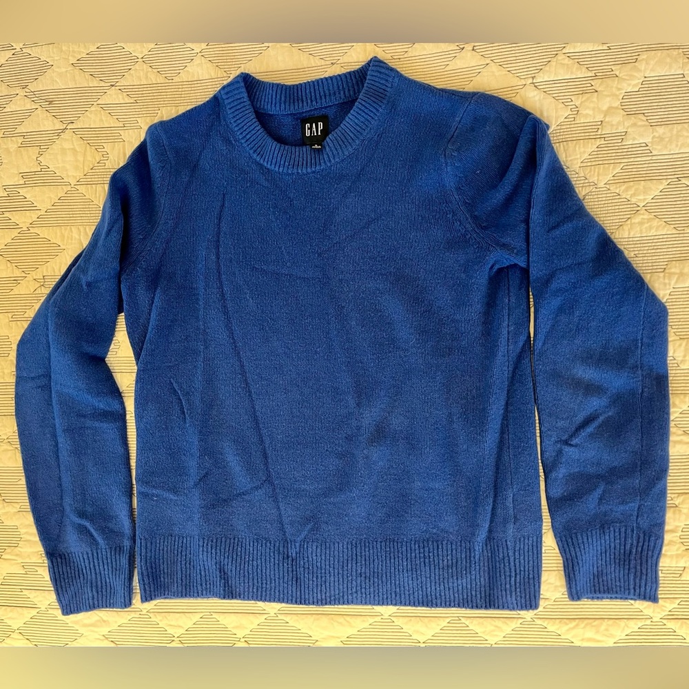 Gap crewneck sweater - small